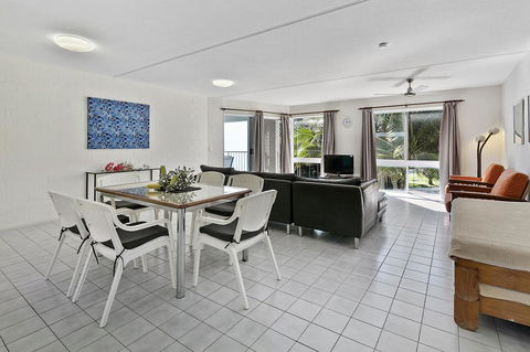 13 The Islander Resort - Tourism Hervey Bay 0