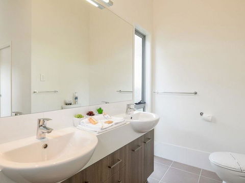 Island Time - Hervey Bay Accommodation 12