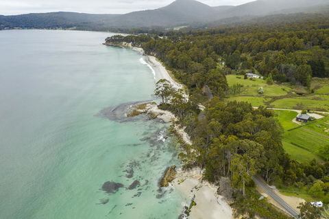 Adventure Bay Holiday Home - Hervey Bay Accommodation 10