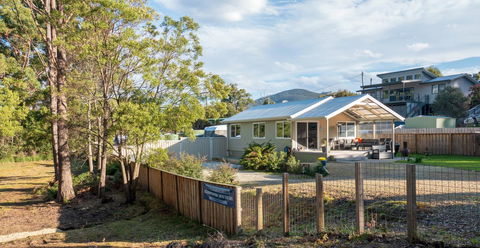 Adventure Bay Holiday Home - Hervey Bay Accommodation 1
