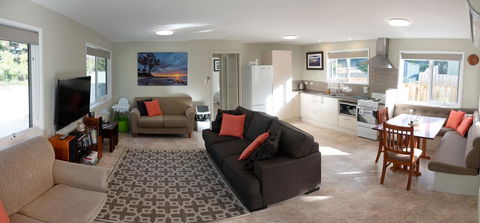 Adventure Bay Holiday Home - Hervey Bay Accommodation 3