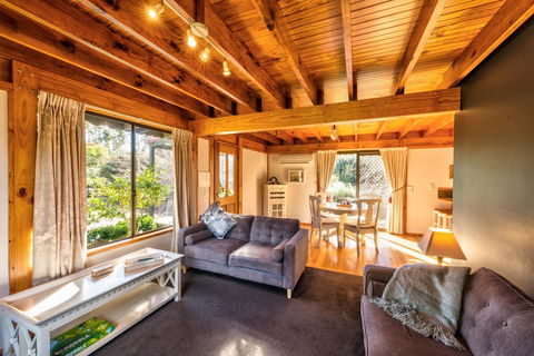 Parnella Adventure Bay, Bruny Island - Hervey Bay Accommodation 2