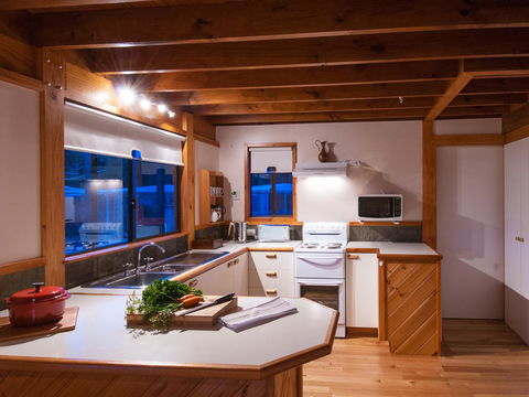 Parnella Adventure Bay, Bruny Island - Hervey Bay Accommodation 12