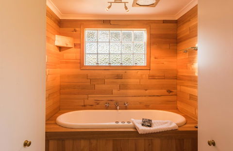 Parnella Adventure Bay, Bruny Island - Hervey Bay Accommodation 13