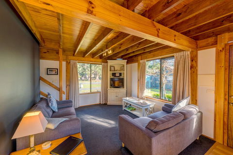 Parnella Adventure Bay, Bruny Island - Hervey Bay Accommodation 1