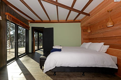 Taylors Bay Cottage - Tourism Hervey Bay 9
