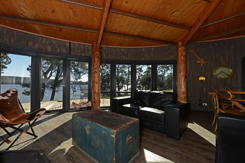 Taylors Bay Cottage - Tourism Hervey Bay 3