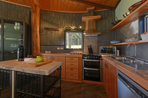 Taylors Bay Cottage - Tourism Hervey Bay 7