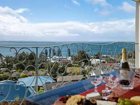 'Baylife Villa' 4a Warruga St - Large Home With WIFI, Netflix, Aircon, Linen & Spectacular Views - Tourism Hervey Bay 0