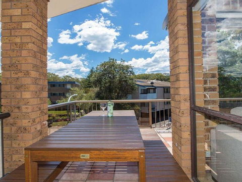 'COLUMBIA VIEWS', 2/9 COLUMBIA CLOSE - AIRCON, WIFI, NETFLIX, VIEWS & BOAT PARKING - Tourism Hervey Bay 2