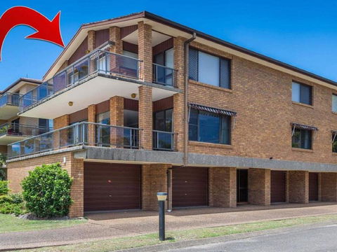 'COLUMBIA VIEWS', 2/9 COLUMBIA CLOSE - AIRCON, WIFI, NETFLIX, VIEWS & BOAT PARKING - Tourism Hervey Bay 0