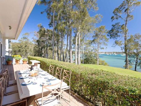 'Corlette Waterfront', 2/44 Danalene Parade - Waterfront Luxury, WIFI, Aircon, Boat Parking - Tourism Hervey Bay 1