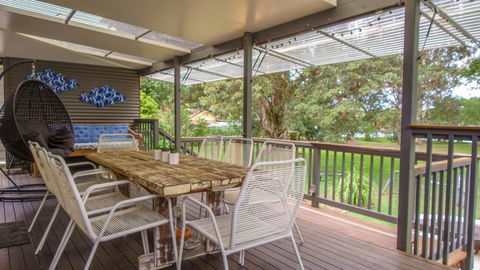 'RIVERSIDE RETREAT' 544 Ocean Drive, North Haven - Tourism Hervey Bay 0