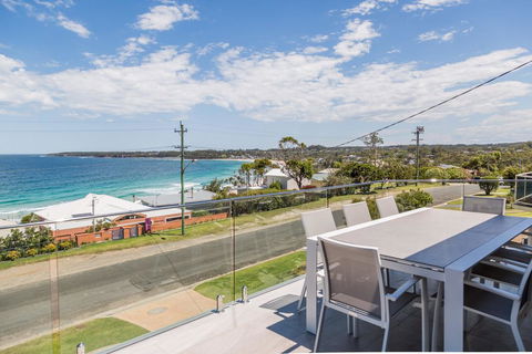 'Salt & Light' Mollymook - Tourism Hervey Bay 0