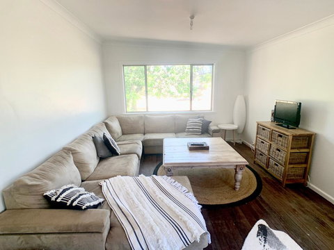 'The Wattles' - True Country Escape Near Wineries - Borenore - Hervey Bay Accommodation 2