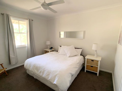 'The Wattles' - True Country Escape Near Wineries - Borenore - Hervey Bay Accommodation 3