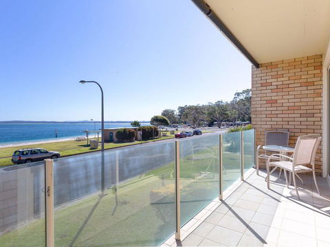 1 'Little Hut', 20 Kurrawa Close - Spectacular Water Views, NBN & Air Conditioned - Hervey Bay Accommodation 0