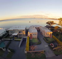 1 'Seaside Splendour' 137 Soldiers Point Road - beautiful unit on the waterfront - Tourism Hervey Bay