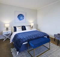 1 Bdrm Top Floor Apt With Sunroom - Hervey Bay Accommodation
