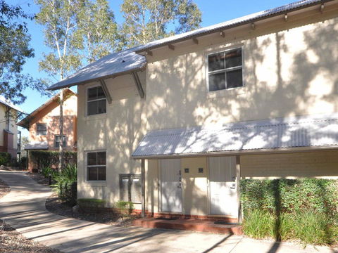 1 Bedroom Executive Villa Located Within Cypress Lakes - Hervey Bay Accommodation 3