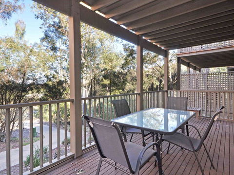 1 Bedroom Executive Villa Located Within Cypress Lakes - Hervey Bay Accommodation 0