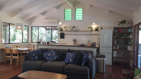 1 Bedroom Home Surrounded By Nature - Hervey Bay Accommodation 2