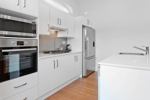 1 Bedroom Sydney Beach Studio - Tourism Hervey Bay 3