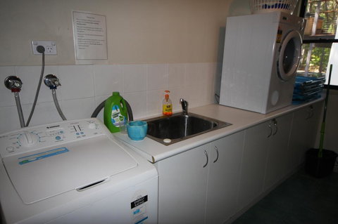 1 Naiad Court - Lowset Family Home With Swimming Pool And Covered Deck. Pet Friendly - Hervey Bay Accommodation 1