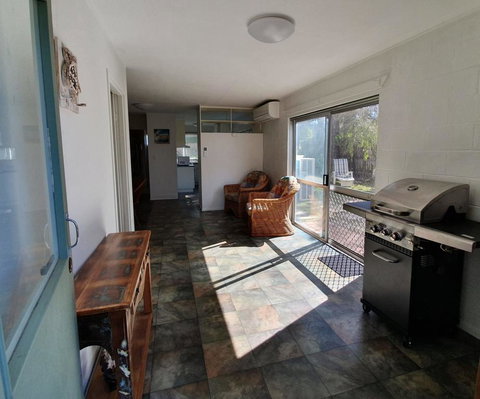 1 Spectrum Street, Rainbow Beach- Close To Shops And Main Beach - Hervey Bay Accommodation 1