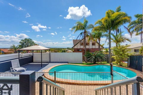 1-33 Tingira Close - Rainbow Beach, Gorgeous Ocean Views, Swimming Pool, Air Conditioning - Hervey Bay Accommodation 3