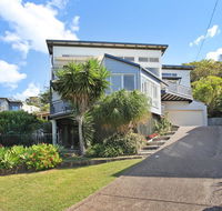 10 Barra Crescent Coolum Beach 500 BOND WIFI walking distance to beach - Hervey Bay Accommodation