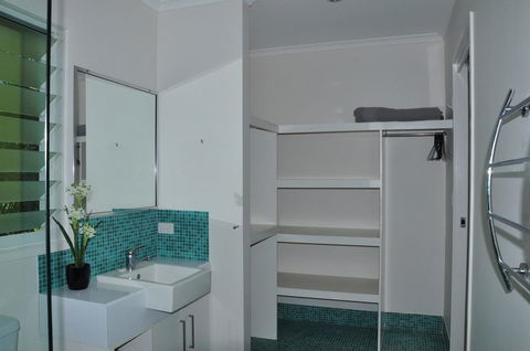 10 Double Island Drive - Modern Family Home, Centrally Located, Swimming Pool & Outdoor Area - Tourism Hervey Bay 2