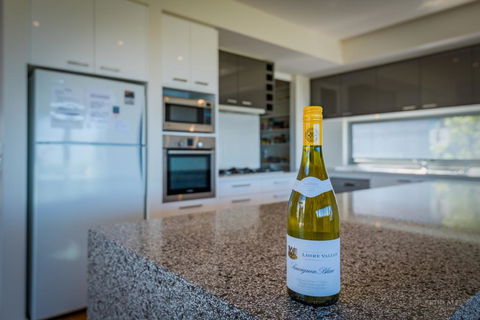 10 Sands Bvd - Hervey Bay Accommodation 2