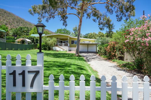 117 Fitzroy Street - Hervey Bay Accommodation 0