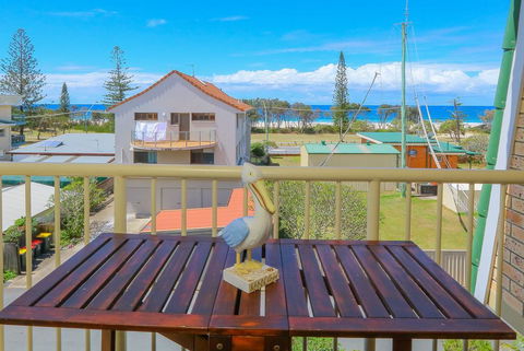 12 Kingsway Ocean View - Hervey Bay Accommodation 0
