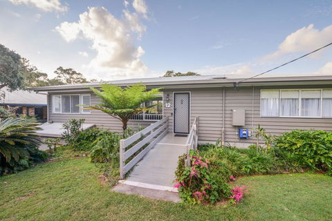 12 Merinda Crescent - Hervey Bay Accommodation 0