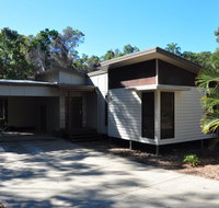 12 Satinwood Drive - Family home with swimming pool located in natural bushland and close to beach - Hervey Bay Accommodation