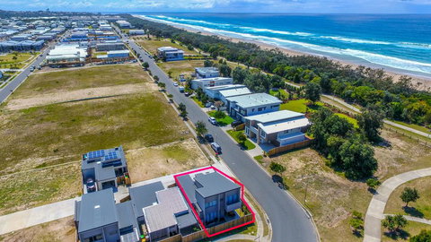 12 Sunfish Lane Beachshack - Tourism Hervey Bay 0
