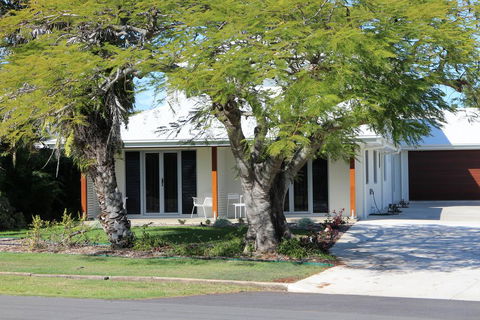12th Tee BnB - Hervey Bay Accommodation 0