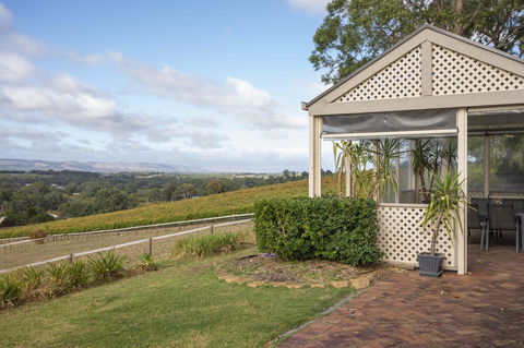 131 Your Vineyard Home In The Heart Of The Vale - Hervey Bay Accommodation 1