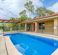 14 Double Island Drive - Rainbow Beach Large Holiday House with PoolPets Welcome Free Wi-Fi - Hervey Bay Accommodation