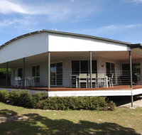 14 Zircon Street - Centrally located family home with covered deck close to patrolled beach  shops - Hervey Bay Accommodation