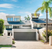 15 'The Moorings' 4 Cromarty Road - stunning with water views  pool - Tourism Hervey Bay