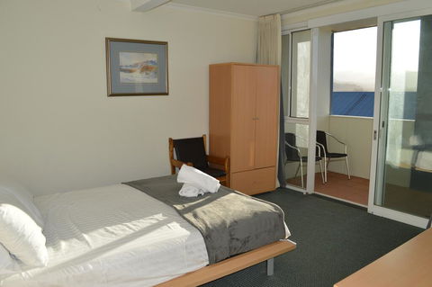16 Lakeview Plaza - Hervey Bay Accommodation 3