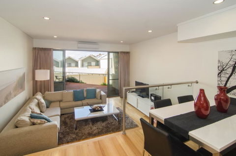 16 Seine Bay Apartment - Tourism Hervey Bay 1