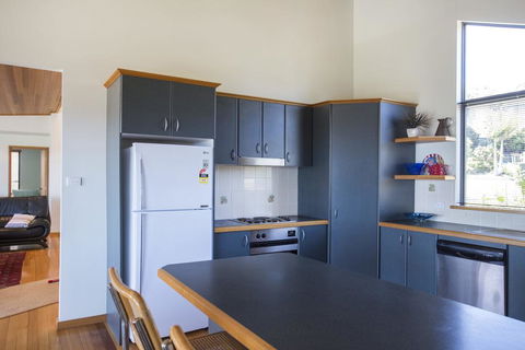 17 Canberra Crescent - Prestige Views At Burrill Lake - Hervey Bay Accommodation 1