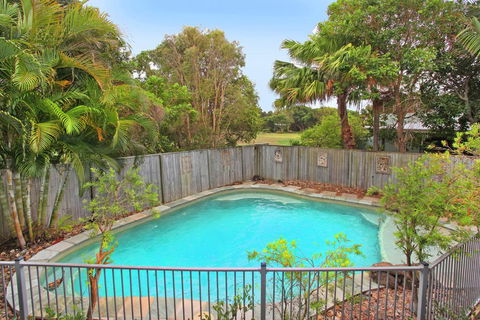 18 Northbeach Place, Mudjimba Beach - Pet Friendly, Linen Included, WIFI - Hervey Bay Accommodation 2
