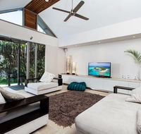 18A Childe Street Belongil Beach - Belongil Beach Pavilion House - Hervey Bay Accommodation