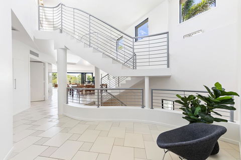 19 Ross Crescent - Hervey Bay Accommodation 3
