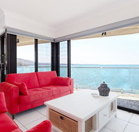 2 'Lanimer' 14 Mitchell Street - beautiful waterfront property with spectacular views - Tourism Hervey Bay